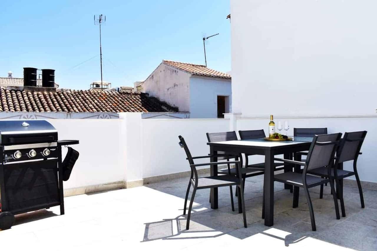 Villa New Townhouse In The Heart Of Nerja With Jacuzzi Extérieur photo