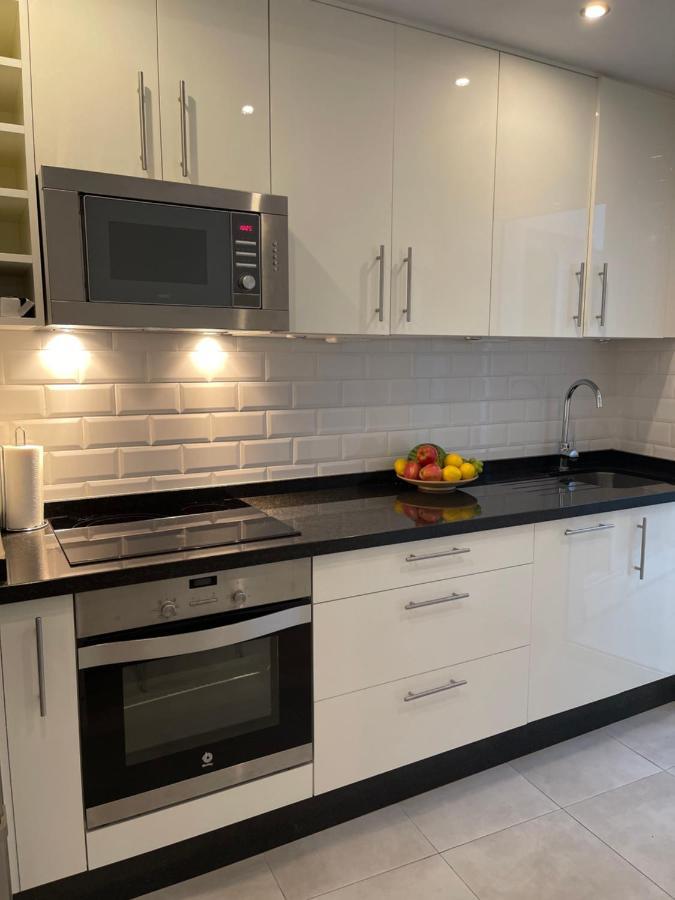 Villa New Townhouse In The Heart Of Nerja With Jacuzzi Extérieur photo
