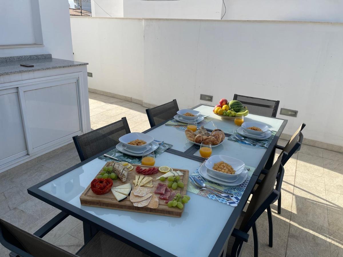 Villa New Townhouse In The Heart Of Nerja With Jacuzzi Extérieur photo